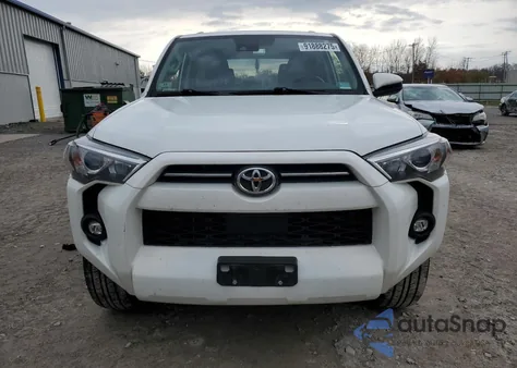 2022 Toyota 4Runner Sr5/Sr5 Premium z USA, uszkodzony, nr VIN JTEMU5JR5N6053826